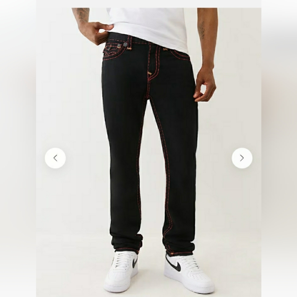 True Religion Men's Geno Relaxed Big T Flap Super T Stitched Jeans- 34"